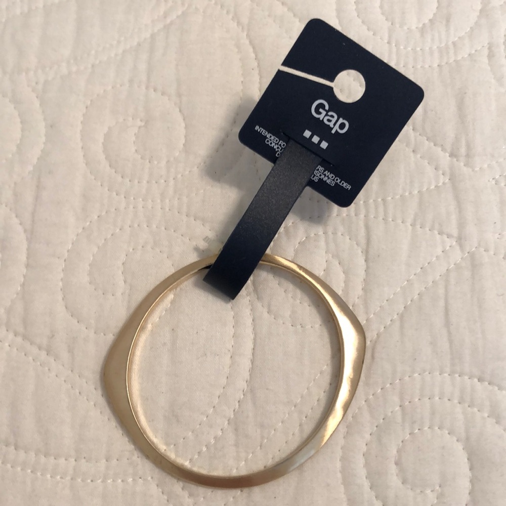 NWT GAP gold costume bangle bracelet